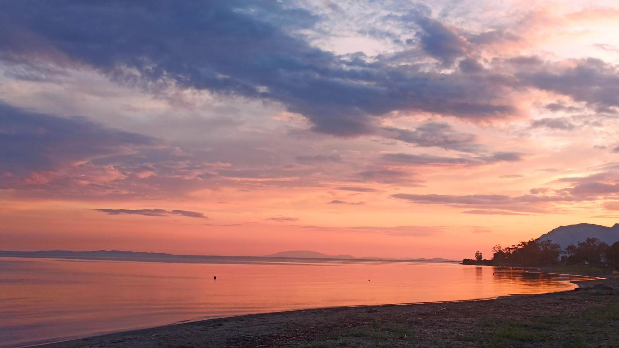 Nafpaktos Cottage By The Sea For Travelers And Dreamers! Kültér fotó